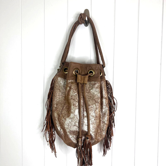 Clhei Prado Bucket Bag in Gold Metallic Leather - Picture 2 of 9